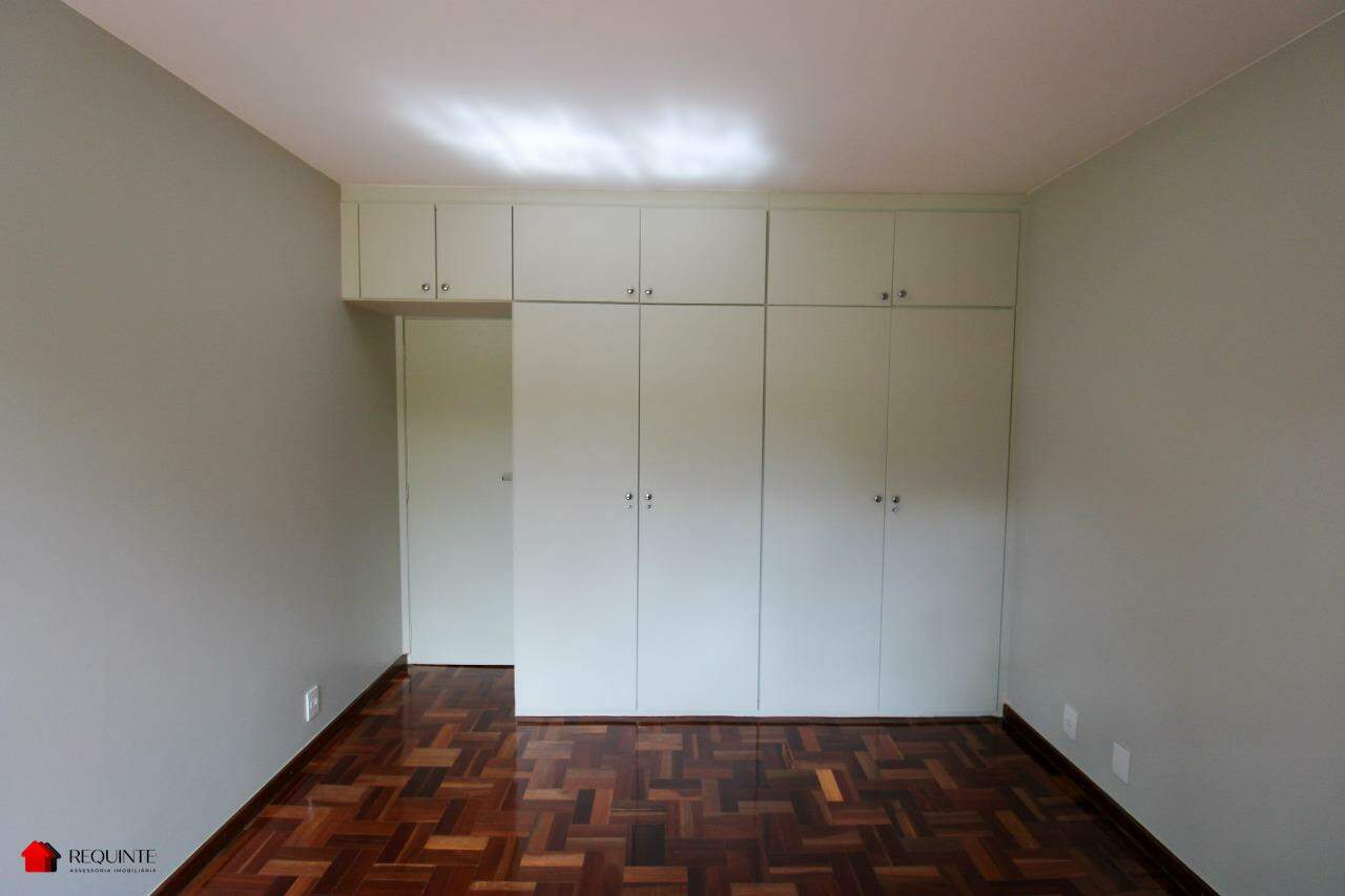 SQN 202 BLOCO H – 3 Quartos, 3 Banheiros, 1 garagem, vazado e vista livre, Asa Norte.