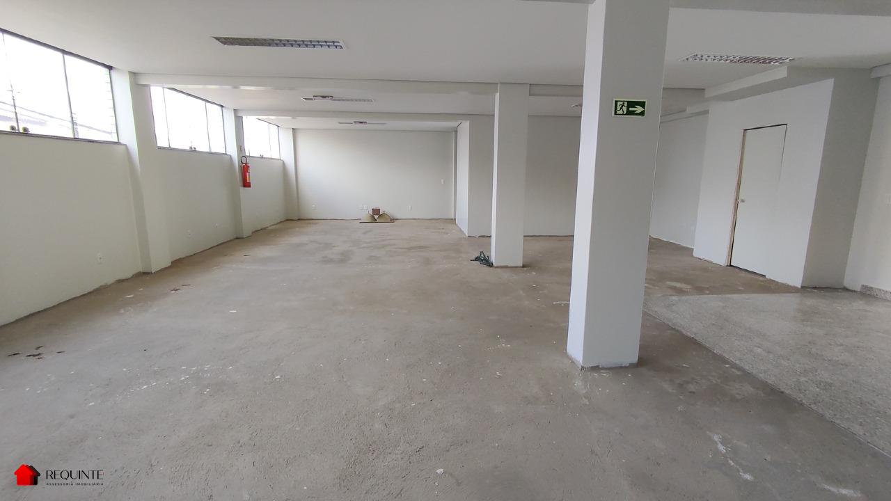 1bxbr-img-20240615-093853-1771528225 SHRF / CLS 08- Loja Térrea, frente a avenida principal 236m² Escriturada Riacho fundo I