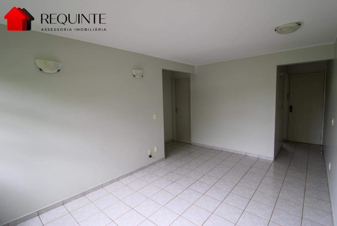 SQN 410 Bloco H – 02 Quartos, vazado, andar alto com vista livre, 44m²– Asa Norte
