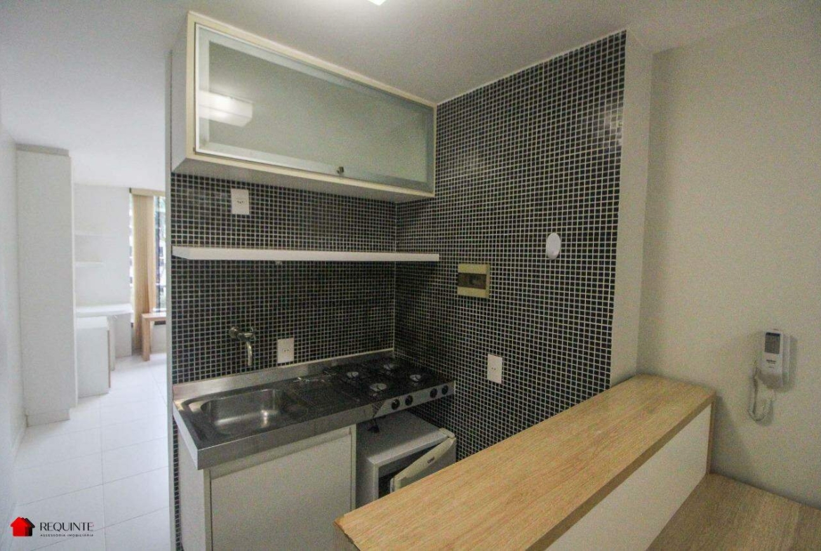 CLSW 104 – Ed. Portal Plaza, 01 Quarto, semi-mobiliado, 31m²- Sudoeste