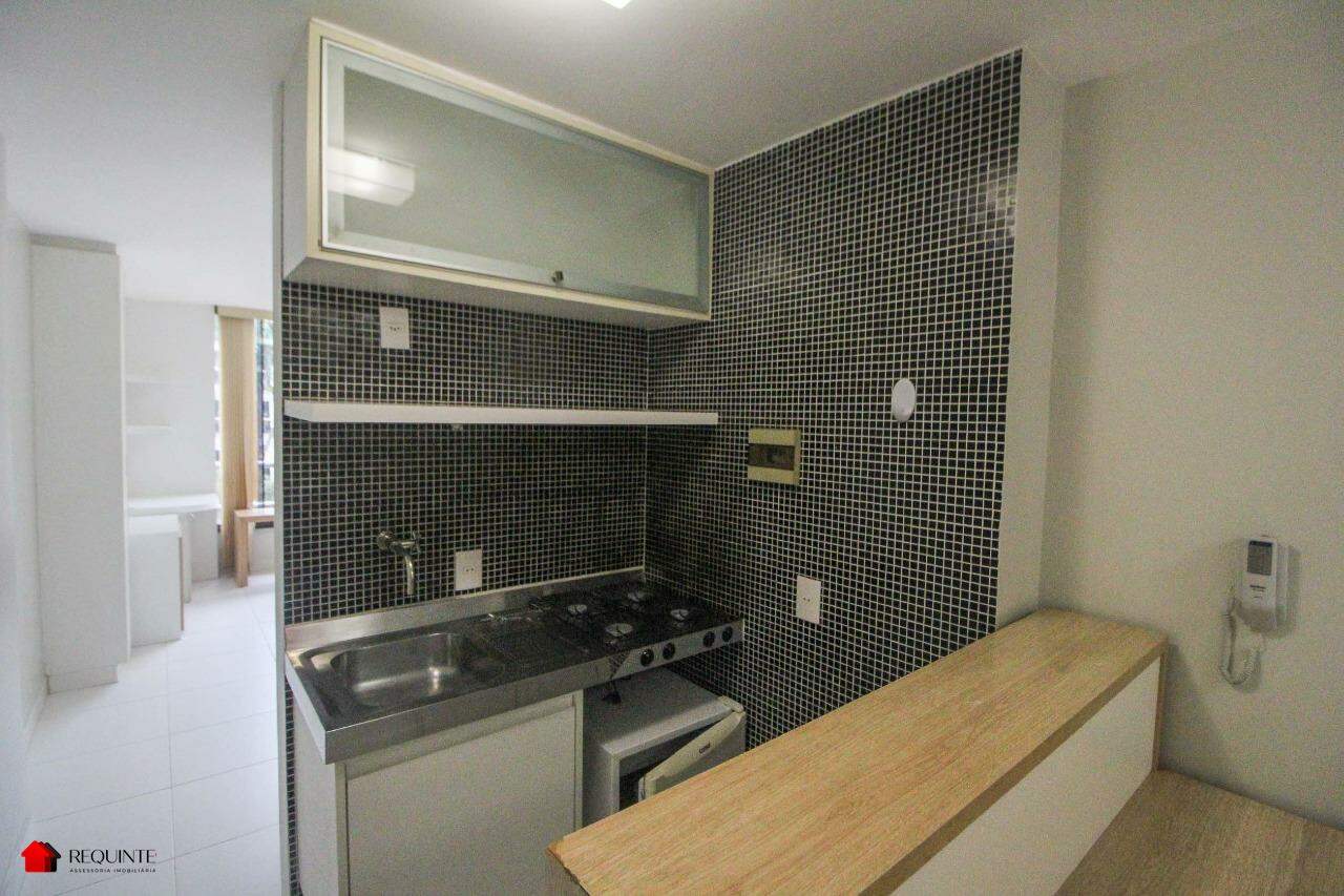 CLSW 104 – Ed. Portal Plaza, 01 Quarto, semi-mobiliado, 31m²- Sudoeste