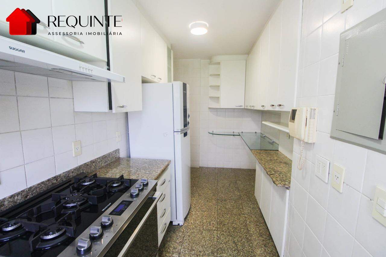 4doz5-29-1776523123-1 SQS 116 Bloco E – Ed. Cabrália, 04 quartos, 02 suíte, 02 vagas, 184m², Asa Sul