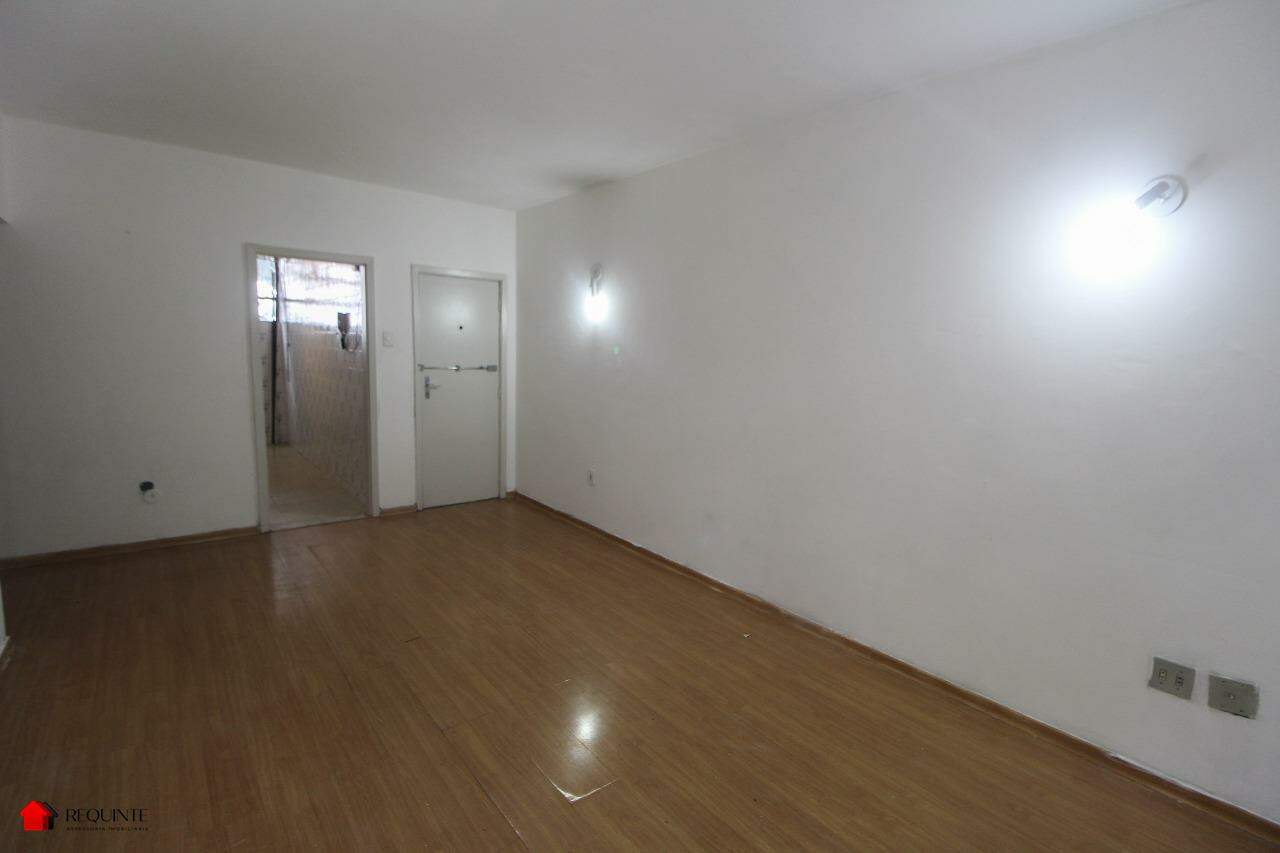 SQS 410 BL. J – Ótimo estado, 02 Quartos + deposito no subsolo, 60 m²- Asa Sul