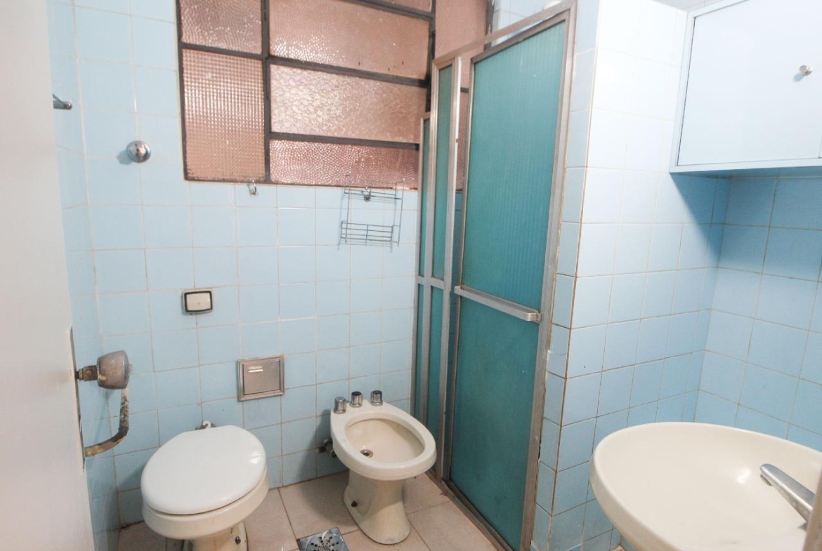 SQS 410 BL. J – Ótimo estado, 02 Quartos + deposito no subsolo, 60 m²- Asa Sul