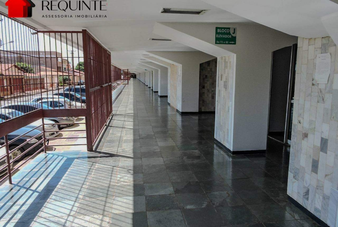 QI 23 – Ed. Guará Nobre, Apartamento 02 quartos, varanda e localização ao lado da estação do metrô