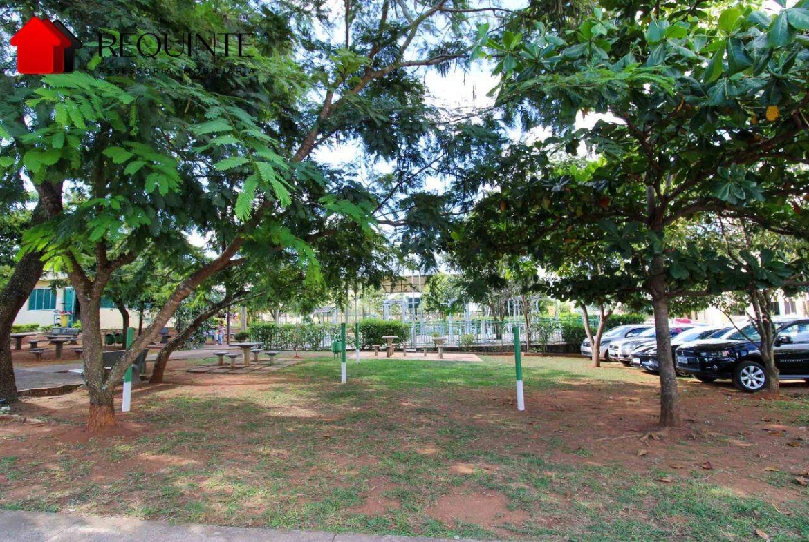QC 11, Jardim Mangueiral, Apartamento reformado, 02 quartos, 01 vaga e lazer 47m²
