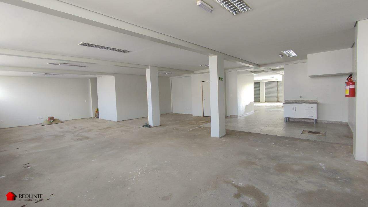 7que9-img-20240615-093802-1771528225 SHRF / CLS 08- Loja Térrea, frente a avenida principal 236m² Escriturada Riacho fundo I