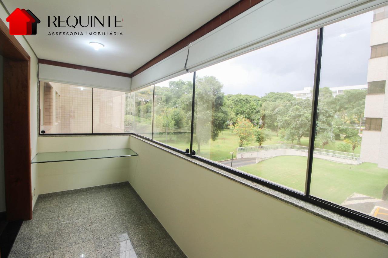 8k113-26-1776523123-1 SQS 116 Bloco E – Ed. Cabrália, 04 quartos, 02 suíte, 02 vagas, 184m², Asa Sul