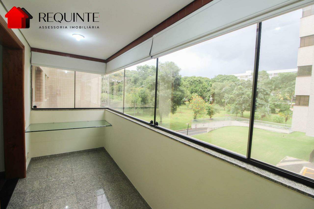 SQS 116 Bloco E – Ed. Cabrália, 04 quartos, 02 suíte, 02 vagas, 186m², Asa Sul