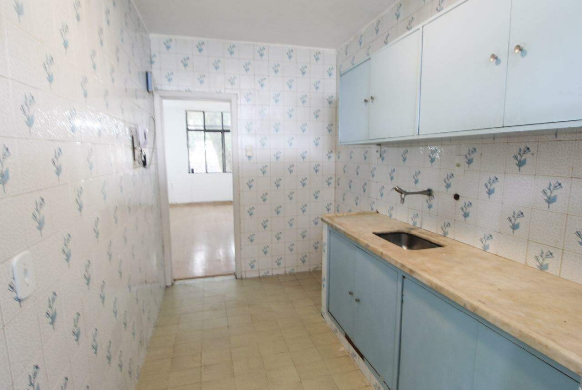 SQS 410 BL. J – Ótimo estado, 02 Quartos + deposito no subsolo, 60 m²- Asa Sul