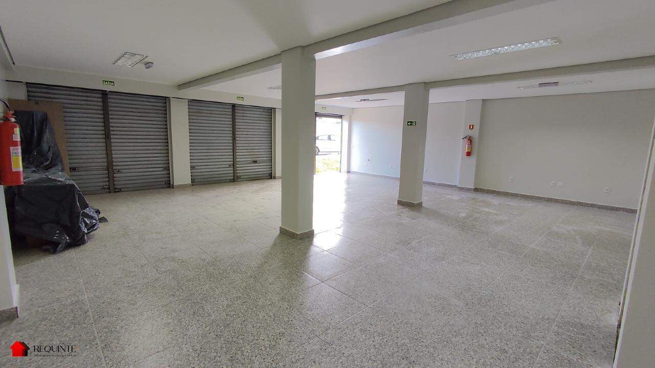 abfgg-img-20240615-093556-1771528224-1 SHRF / CLS 08- Loja Térrea, frente a avenida principal 236m² Escriturada Riacho fundo I