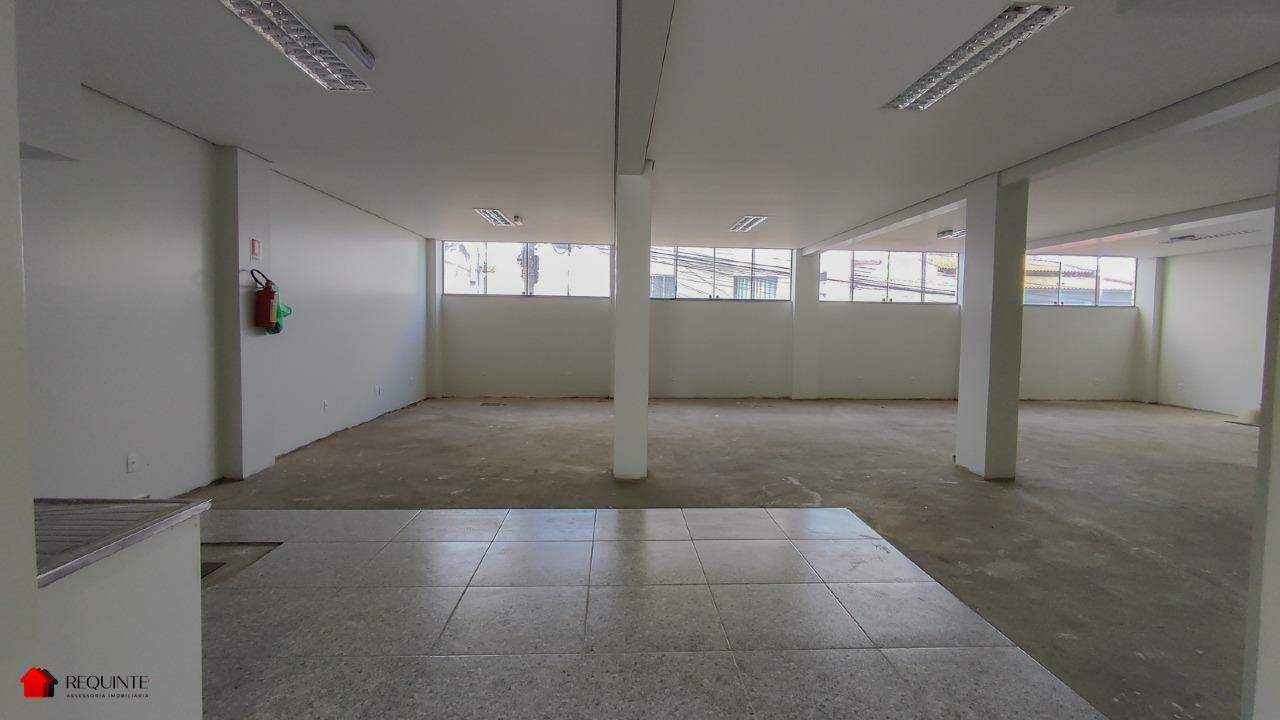bn7o5-img-20240615-093659-1771528225 SHRF / CLS 08- Loja Térrea, frente a avenida principal 236m² Escriturada Riacho fundo I