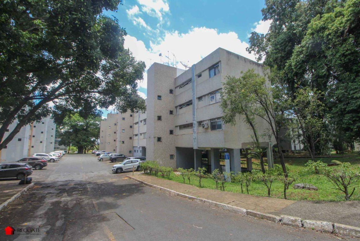 SQS 412, Bloco I – 03 Quartos mais DCE, Vazado, Nascente, vista livre 77m²