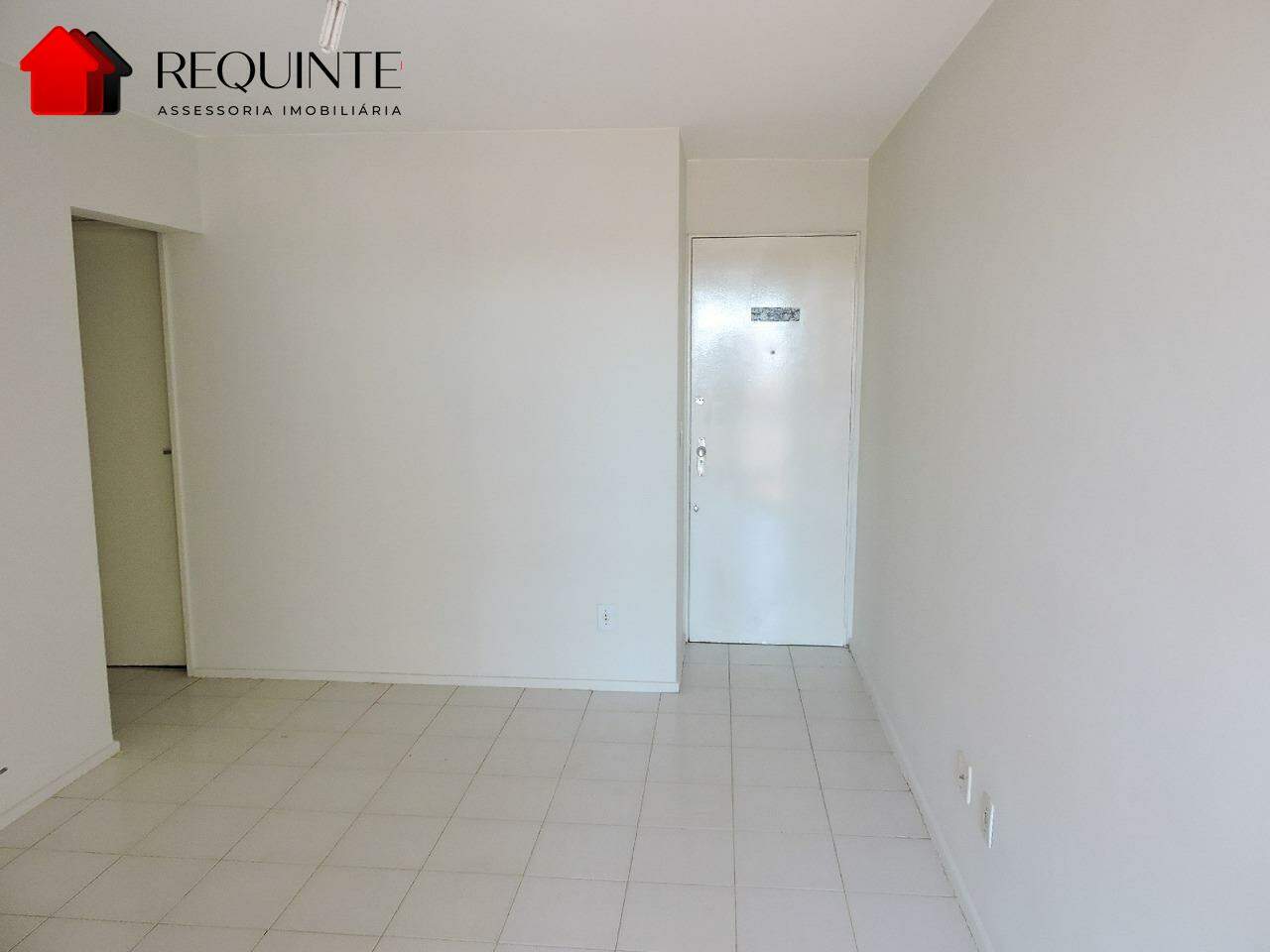 cpsra-dscn003-1778782481 QI 23 – Ed. Guará Nobre, Apartamento 02 quartos, varanda e localização ao lado da estação do metrô