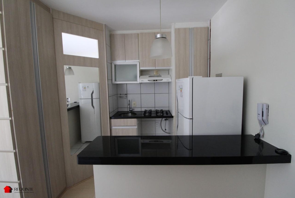 CCSW 04 BL. D – Ed. Top Master, 01 Quarto com Elevador e Garagem – Sudoeste.
