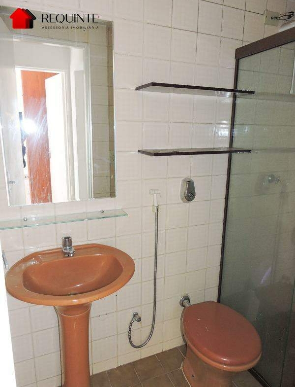 QI 23 – Ed. Guará Nobre, Apartamento 02 quartos, varanda e localização ao lado da estação do metrô
