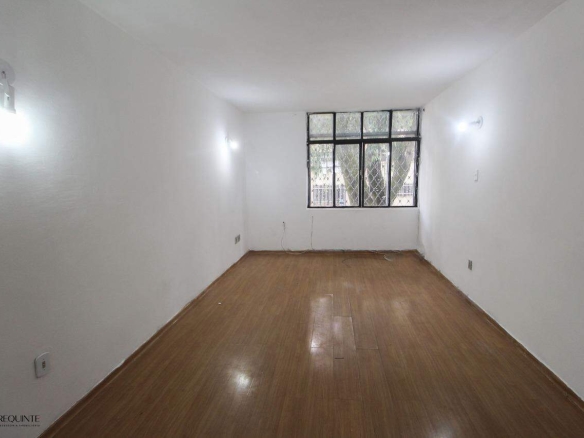 SQS 410 BL. J – Ótimo estado, 02 Quartos + deposito no subsolo, 60 m²- Asa Sul