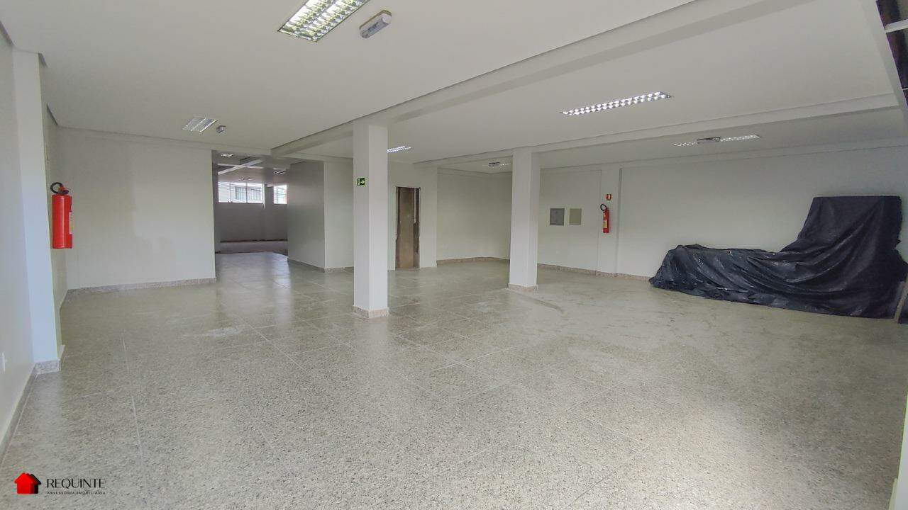 lzlxv-img-20240615-093520-1771528224-1 SHRF / CLS 08- Loja Térrea, frente a avenida principal 236m² Escriturada Riacho fundo I