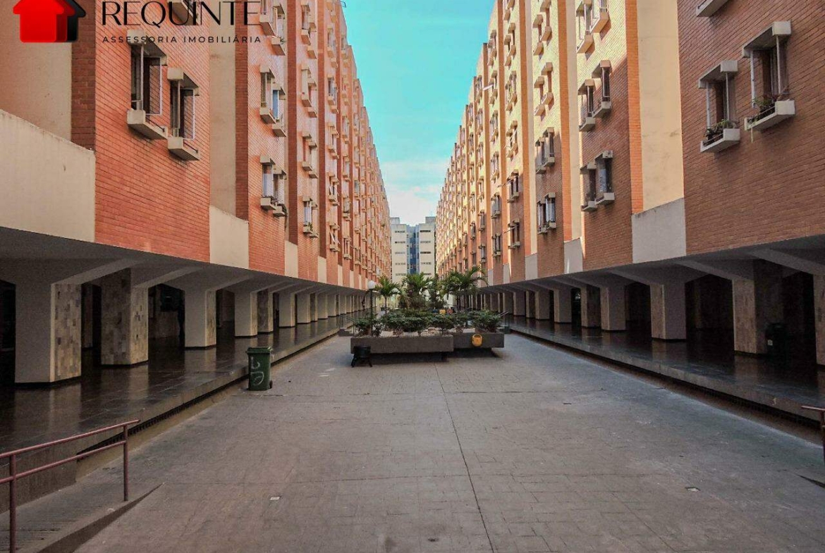 QI 23 – Ed. Guará Nobre, Apartamento 02 quartos, varanda e localização ao lado da estação do metrô