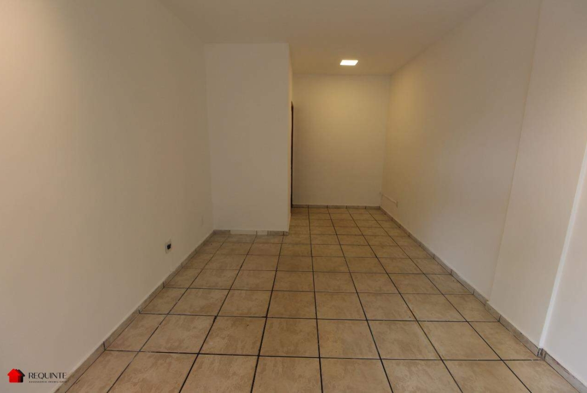 CLSW 102 Bloco B Ed. Phoenix, Loja no térreo reformada, 30m² – Sudoeste