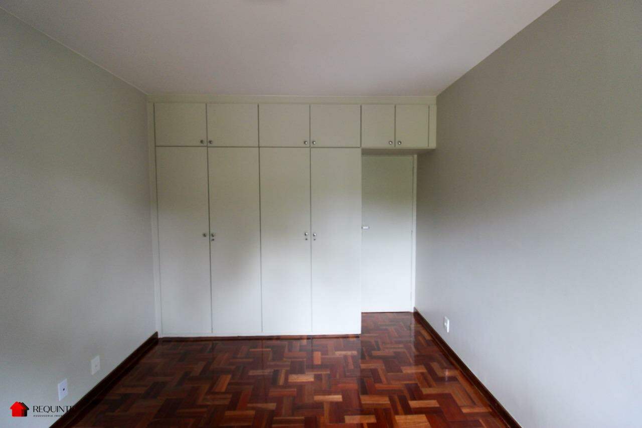 SQN 202 BLOCO H – 3 Quartos, 3 Banheiros, 1 garagem, vazado e vista livre, Asa Norte.