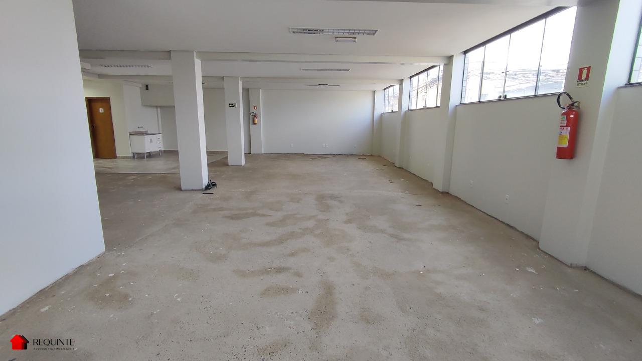 pl9p9-img-20240615-093836-1771528225 SHRF / CLS 08- Loja Térrea, frente a avenida principal 236m² Escriturada Riacho fundo I