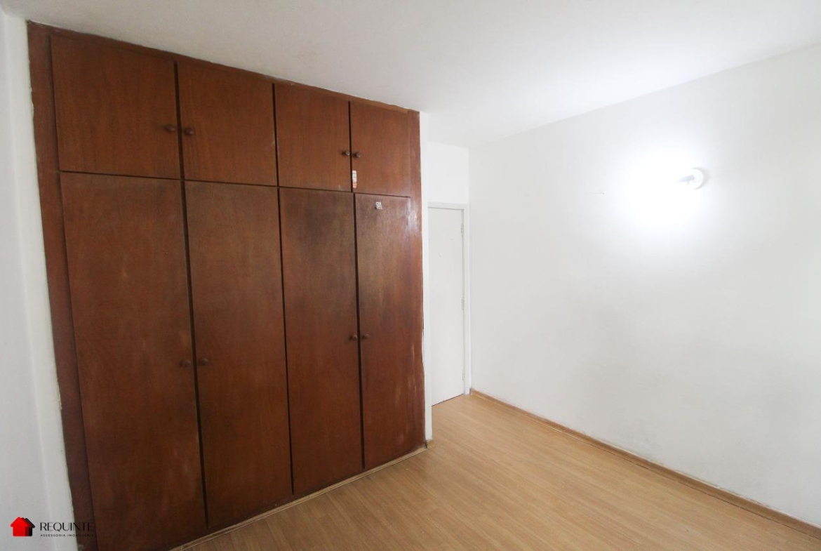 SQS 410 BL. J – Ótimo estado, 02 Quartos + deposito no subsolo, 60 m²- Asa Sul
