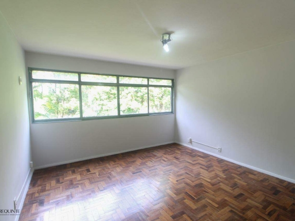 SQS 412, Bloco I – 03 Quartos mais DCE, Vazado, Nascente, vista livre 77m²