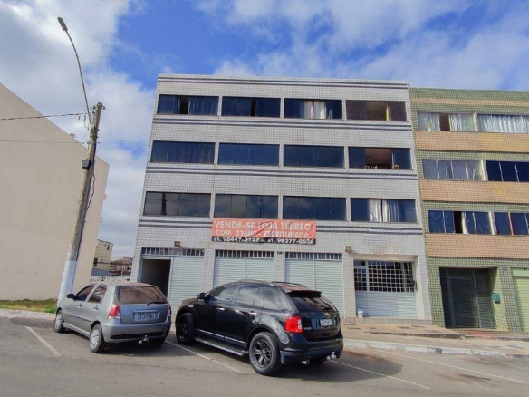 SHRF / CLS 08- Loja Térrea, frente a avenida principal 236m² Escriturada Riacho fundo I