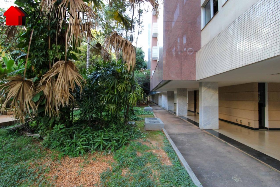 SQN 216, BLOCO A – Reformado, 01 Quarto, 01 Vaga de garagem, Vista livre com elevador – 42m²