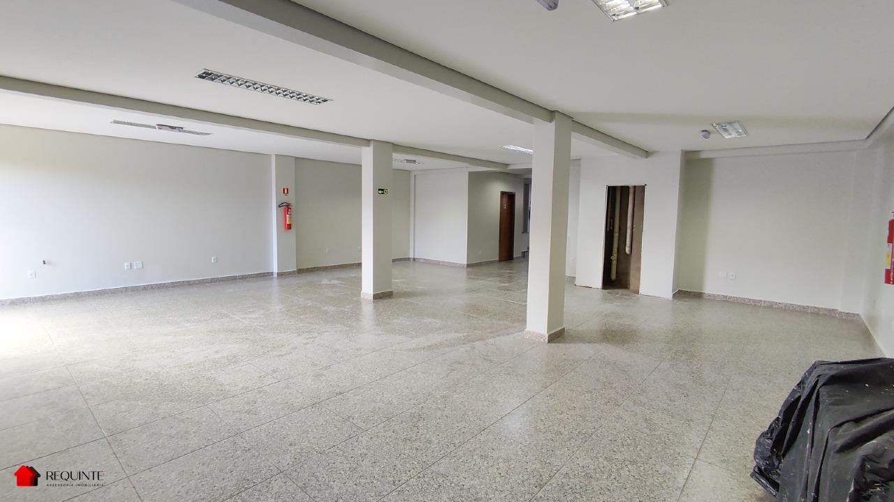 qe8f2-img-20240615-093533-1771528224-1 SHRF / CLS 08- Loja Térrea, frente a avenida principal 236m² Escriturada Riacho fundo I