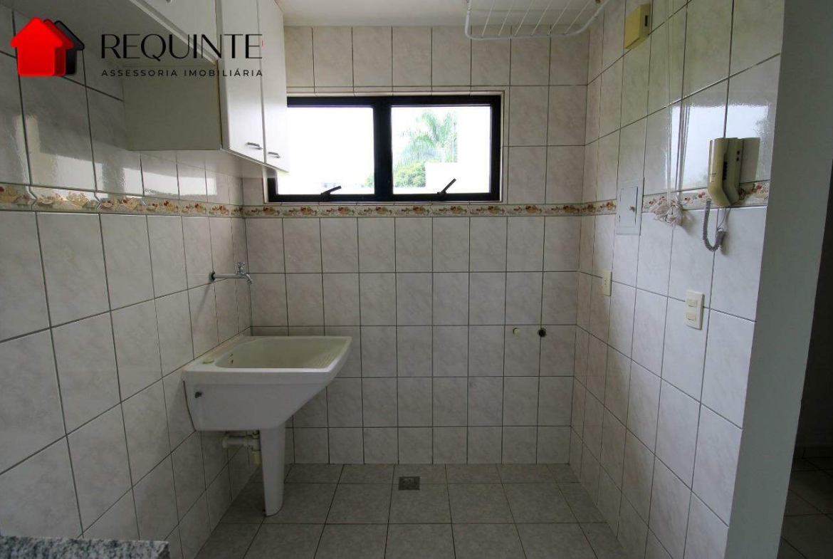 SQN 410 Bloco H – 02 Quartos, vazado, andar alto com vista livre, 44m²– Asa Norte