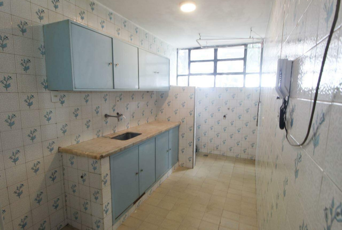 SQS 410 BL. J – Ótimo estado, 02 Quartos + deposito no subsolo, 60 m²- Asa Sul