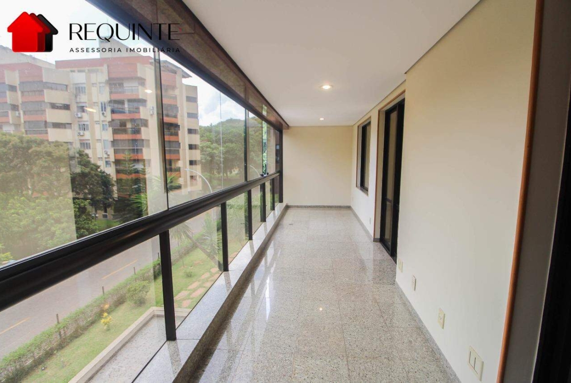 SQS 116 Bloco E – Ed. Cabrália, 04 quartos, 02 suíte, 02 vagas, 184m², Asa Sul