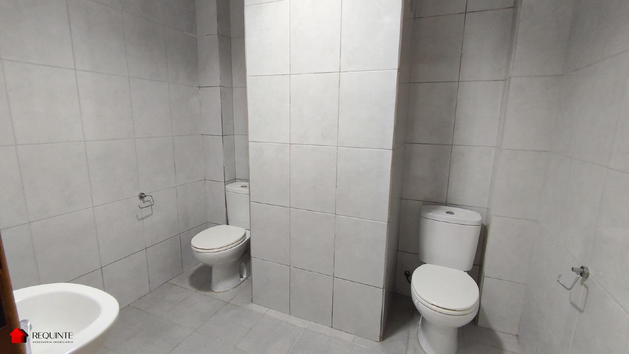 slcqy-img-20240615-094159-1771528224-1 SHRF / CLS 08- Loja Térrea, frente a avenida principal 236m² Escriturada Riacho fundo I