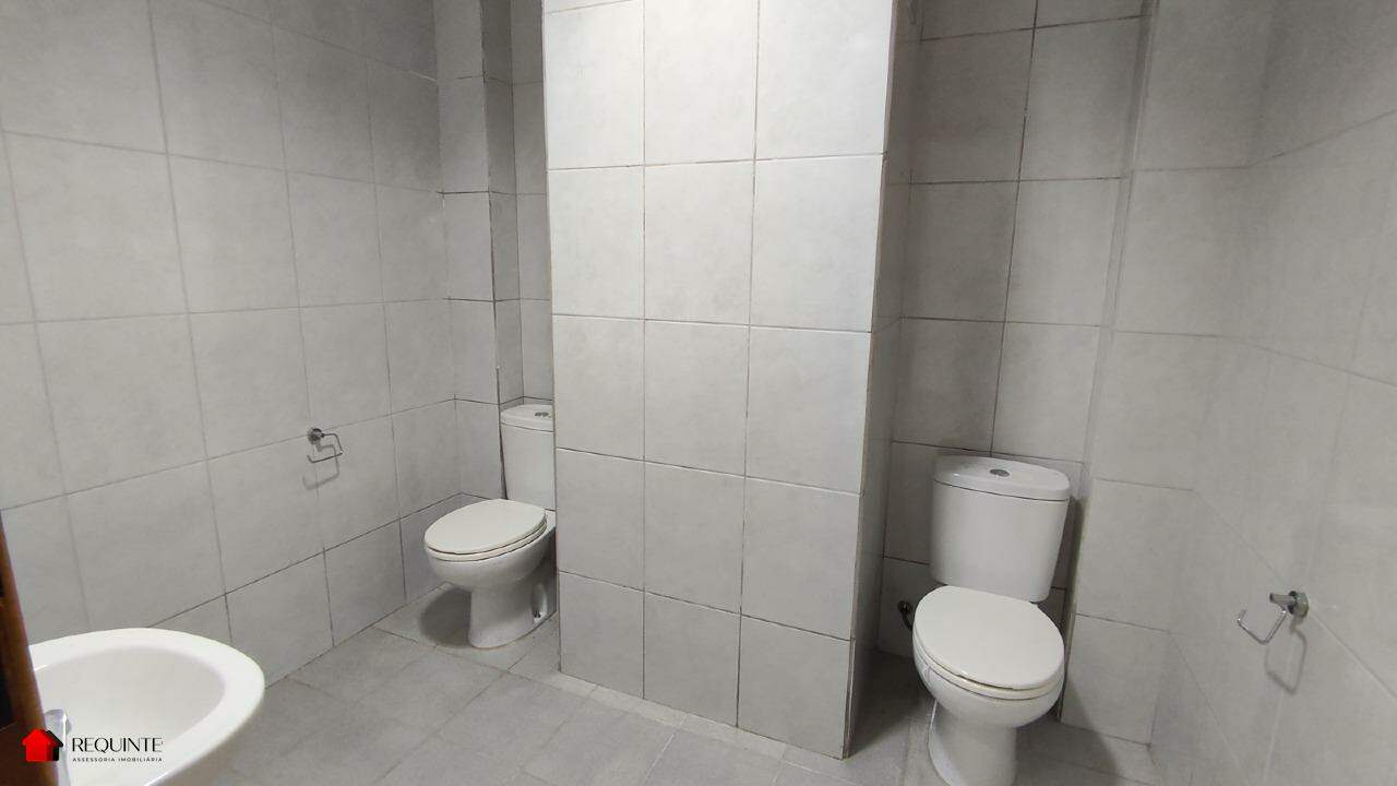 slcqy-img-20240615-094159-1771528224 SHRF / CLS 08- Loja Térrea, frente a avenida principal 236m² Escriturada Riacho fundo I