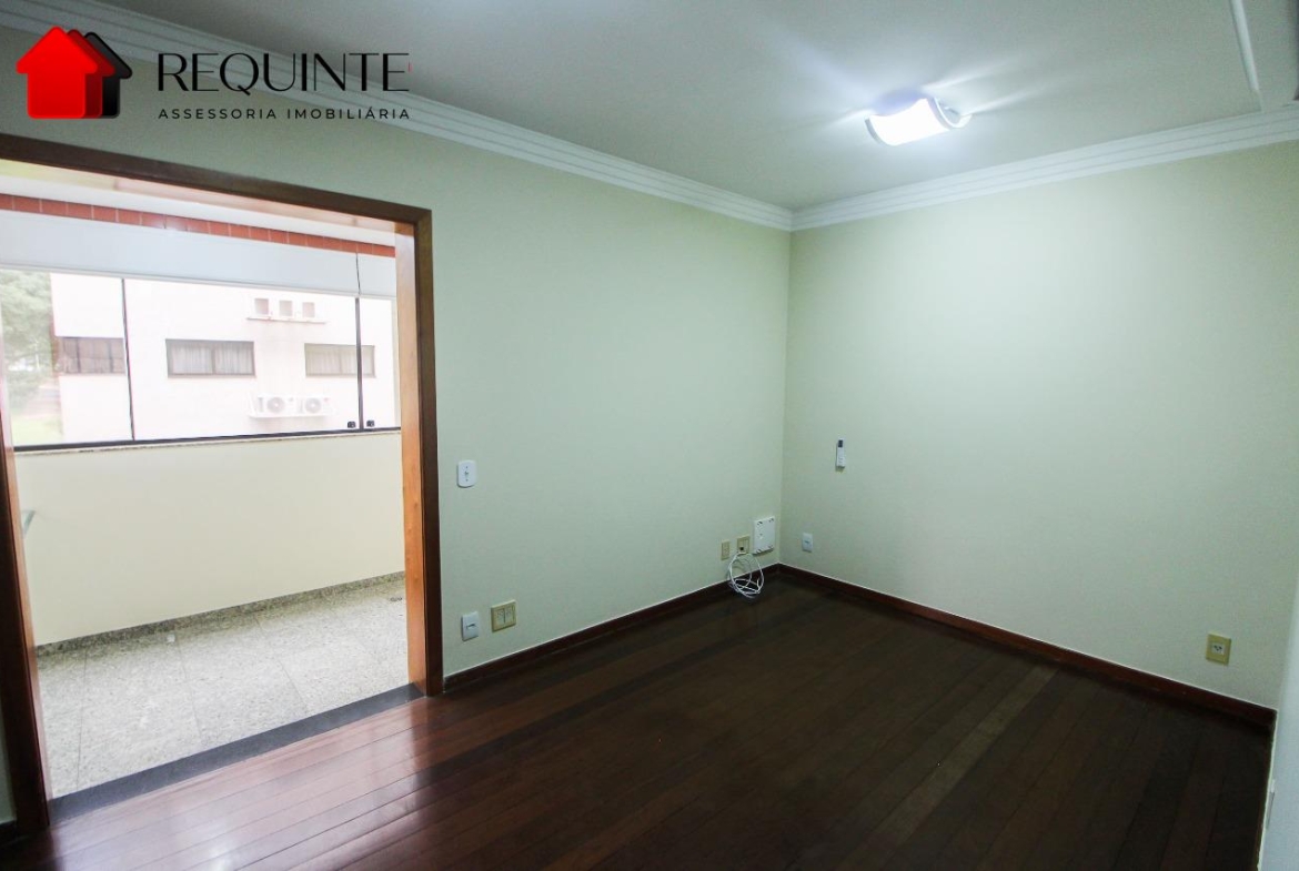 SQS 116 Bloco E – Ed. Cabrália, 04 quartos, 02 suíte, 02 vagas, 184m², Asa Sul