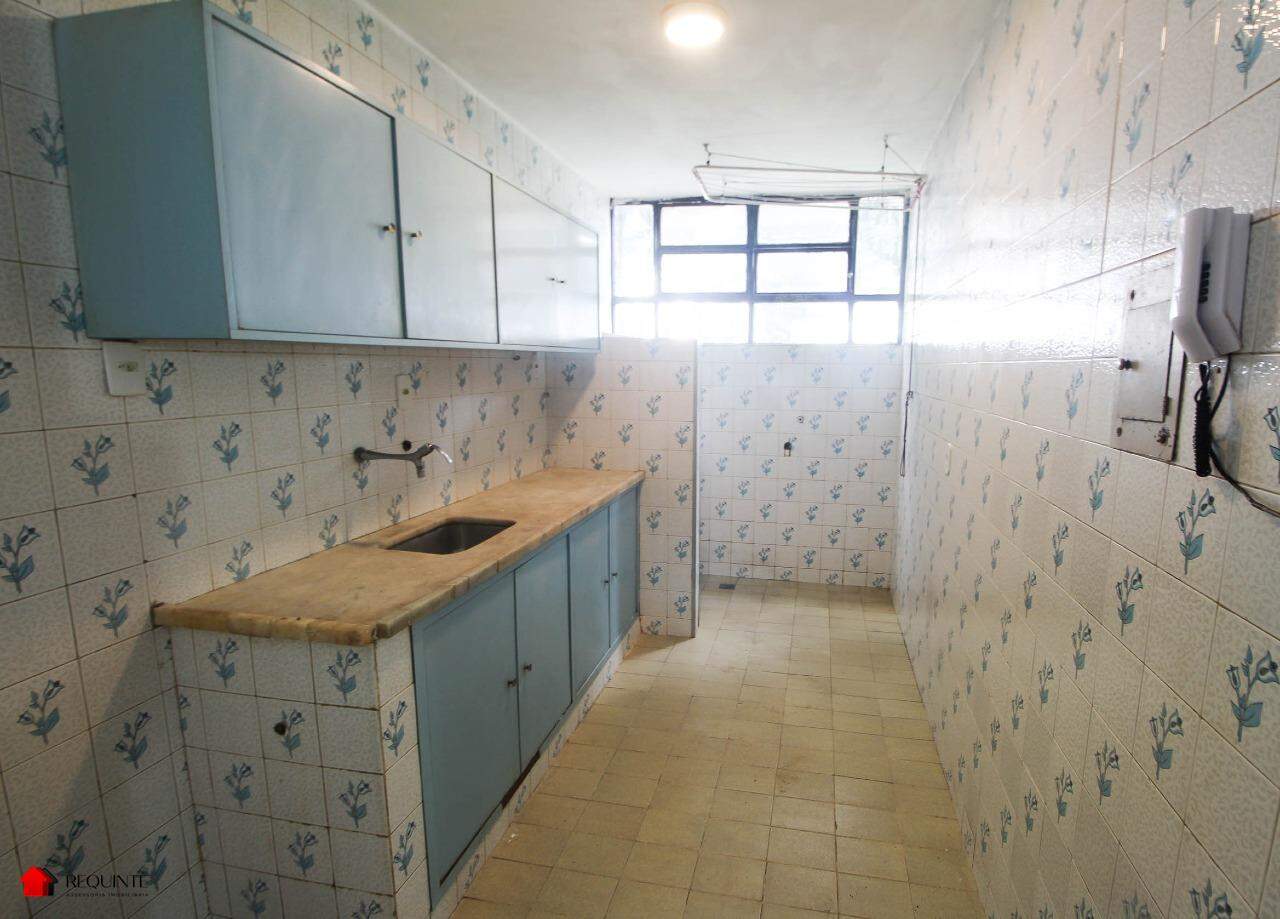 SQS 410 BL. J – Ótimo estado, 02 Quartos + deposito no subsolo, 60 m²- Asa Sul