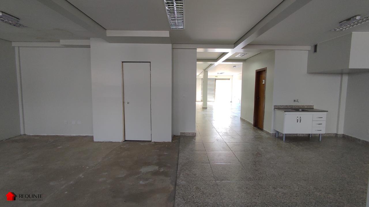 uhsdd-img-20240615-093908-1771528225 SHRF / CLS 08- Loja Térrea, frente a avenida principal 236m² Escriturada Riacho fundo I
