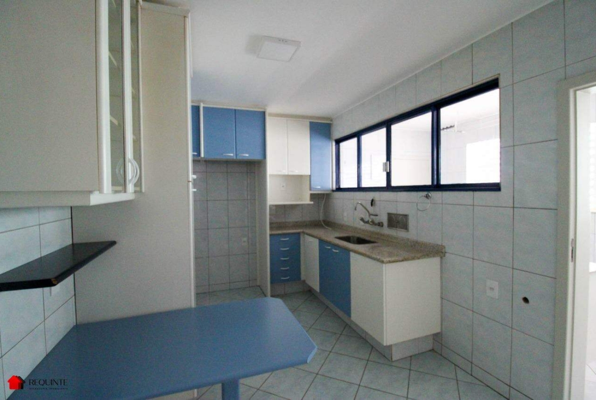 SQN 202 BLOCO H – 3 Quartos, 3 Banheiros, 1 garagem, vazado e vista livre, Asa Norte.