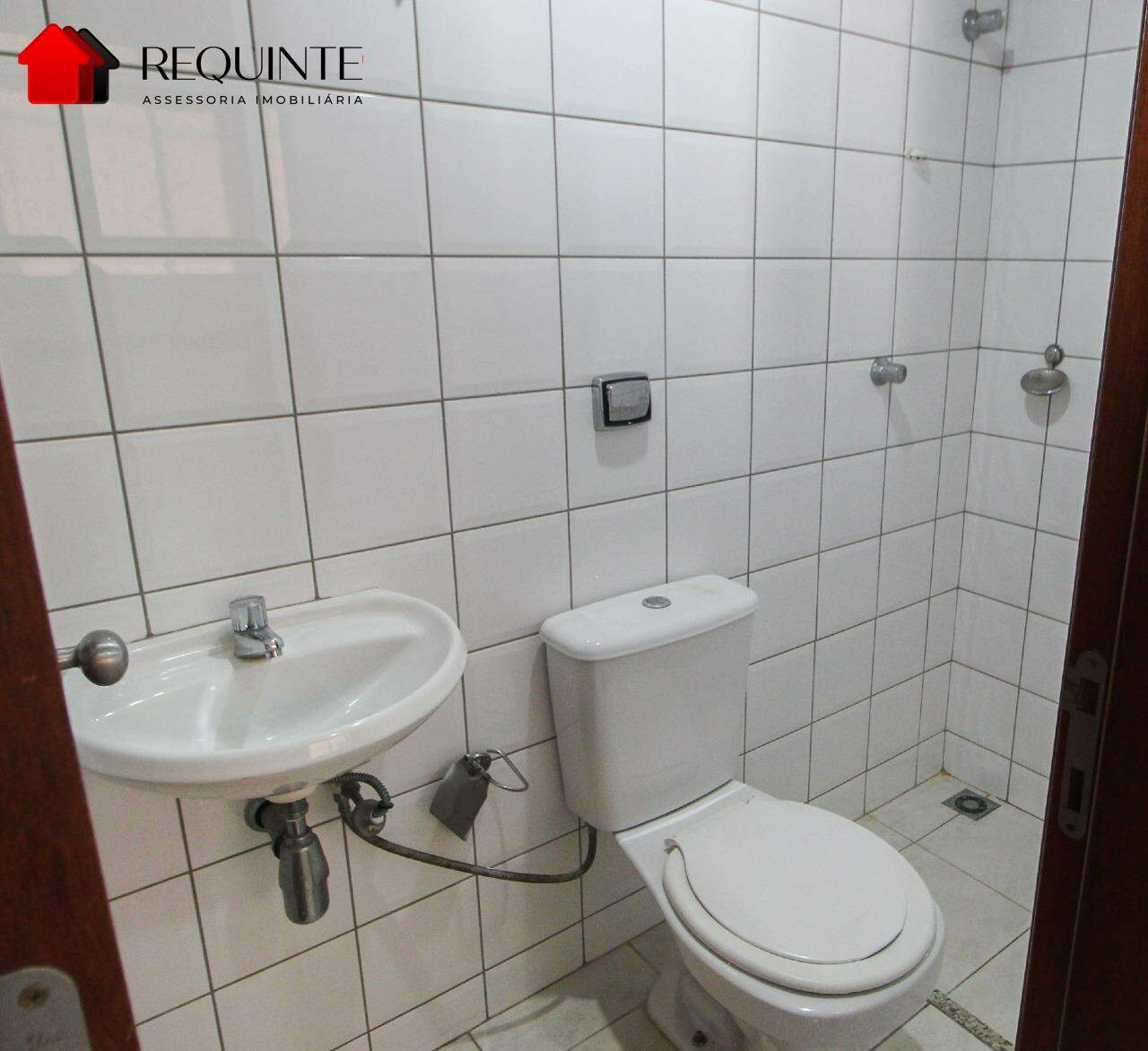 vre58i-25-1778791694 Quadra 107 – Ed. Primavera – 03 Quartos, 01 Suíte e 02 vagas de garagem, 119m²