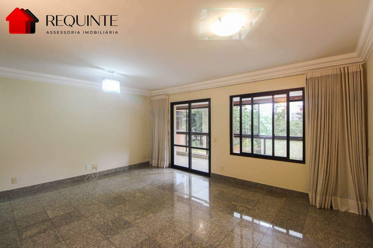 SQS 116 Bloco E – Ed. Cabrália, 04 quartos, 02 suíte, 02 vagas, 186m², Asa Sul