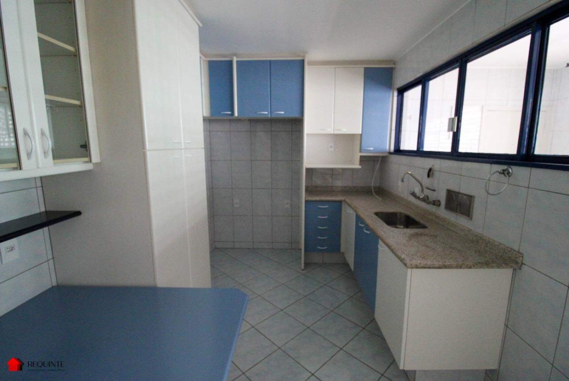 SQN 202 BLOCO H – 3 Quartos, 3 Banheiros, 1 garagem, vazado e vista livre, Asa Norte.