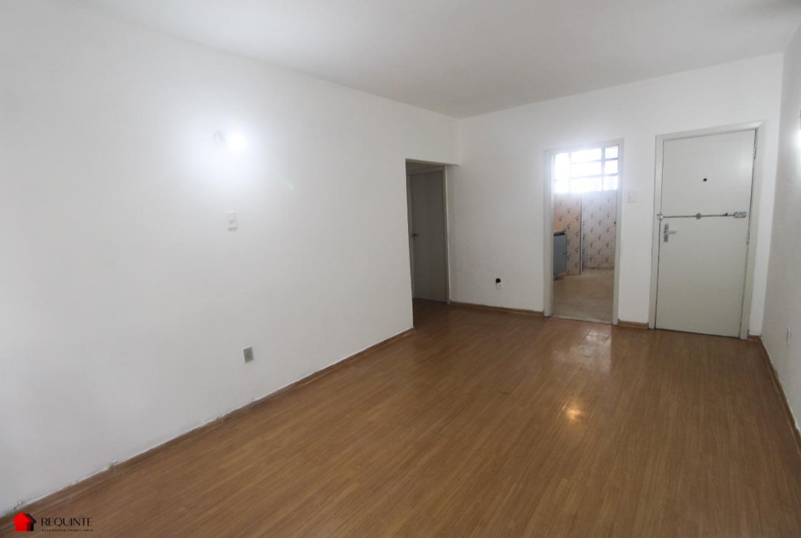 SQS 410 BL. J – Ótimo estado, 02 Quartos + deposito no subsolo, 60 m²- Asa Sul