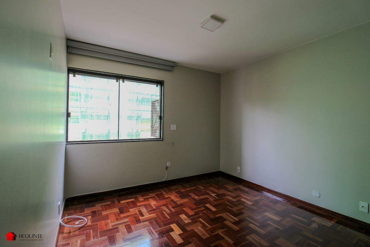 SQN 202 BLOCO H – 3 Quartos, 3 Banheiros, 1 garagem, vazado e vista livre, Asa Norte.