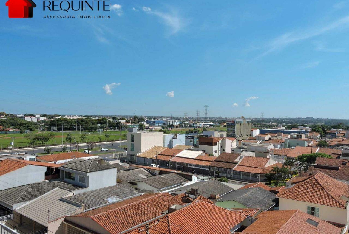 QI 23 – Ed. Guará Nobre, Apartamento 02 quartos, varanda e localização ao lado da estação do metrô