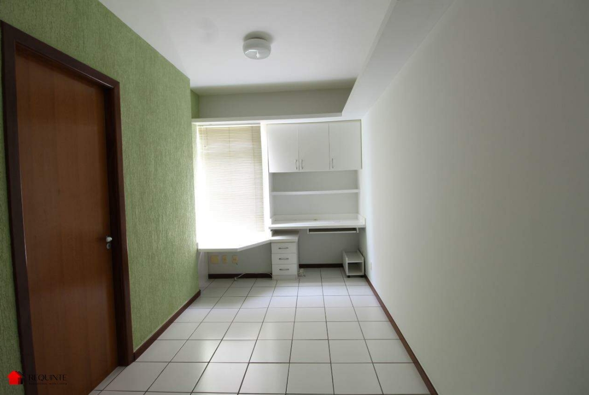 SGAN 912 Bloco F – Ed. Park Ville – Semi-Mobiliada, 01 Quarto e 01 vaga – Asa Norte