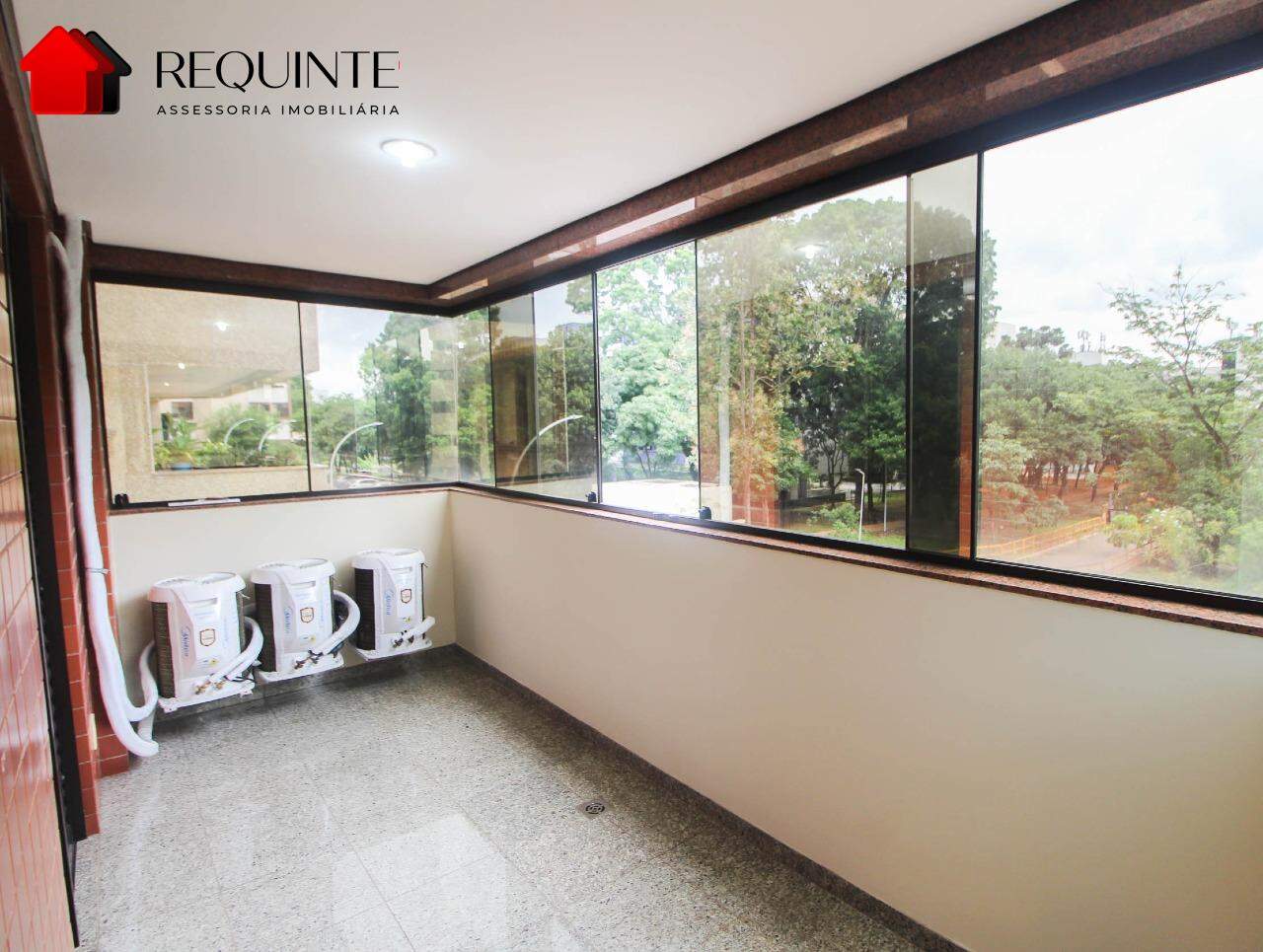 SQS 116 Bloco E – Ed. Cabrália, 04 quartos, 02 suíte, 02 vagas, 186m², Asa Sul