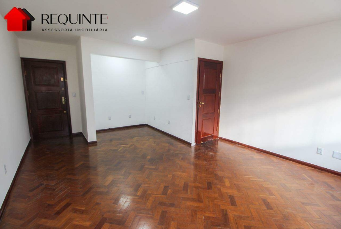 SQN 210 BL. C – 03 quartos, 01 suíte, vazado e 01 garagem, 123m², Asa Norte