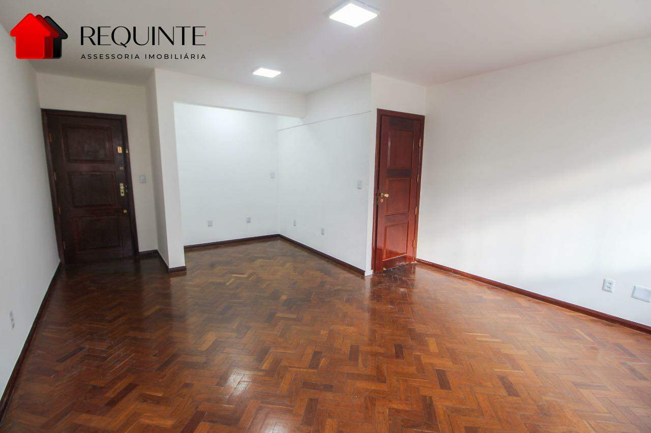 SQN 210 BL. C – 03 quartos, 01 suíte, vazado e 01 garagem, 123m², Asa Norte